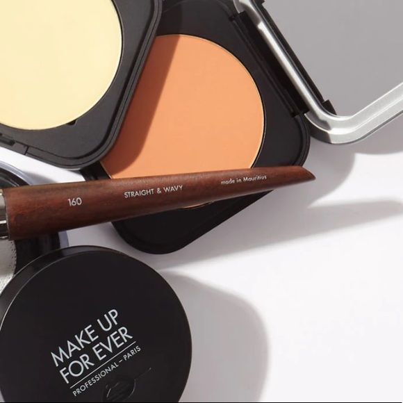 Brand new Ultra HD Microfinishing Pressed Powder by Make Up Forever - Picture 3 of 9